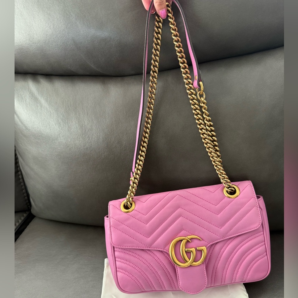 *SOLD*
Authentic Gucci Candy Pink GG marmont Shoulder Bag with Gold Chain - Picture 3 of 15